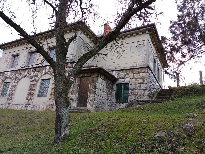 Eplény vasútállomás